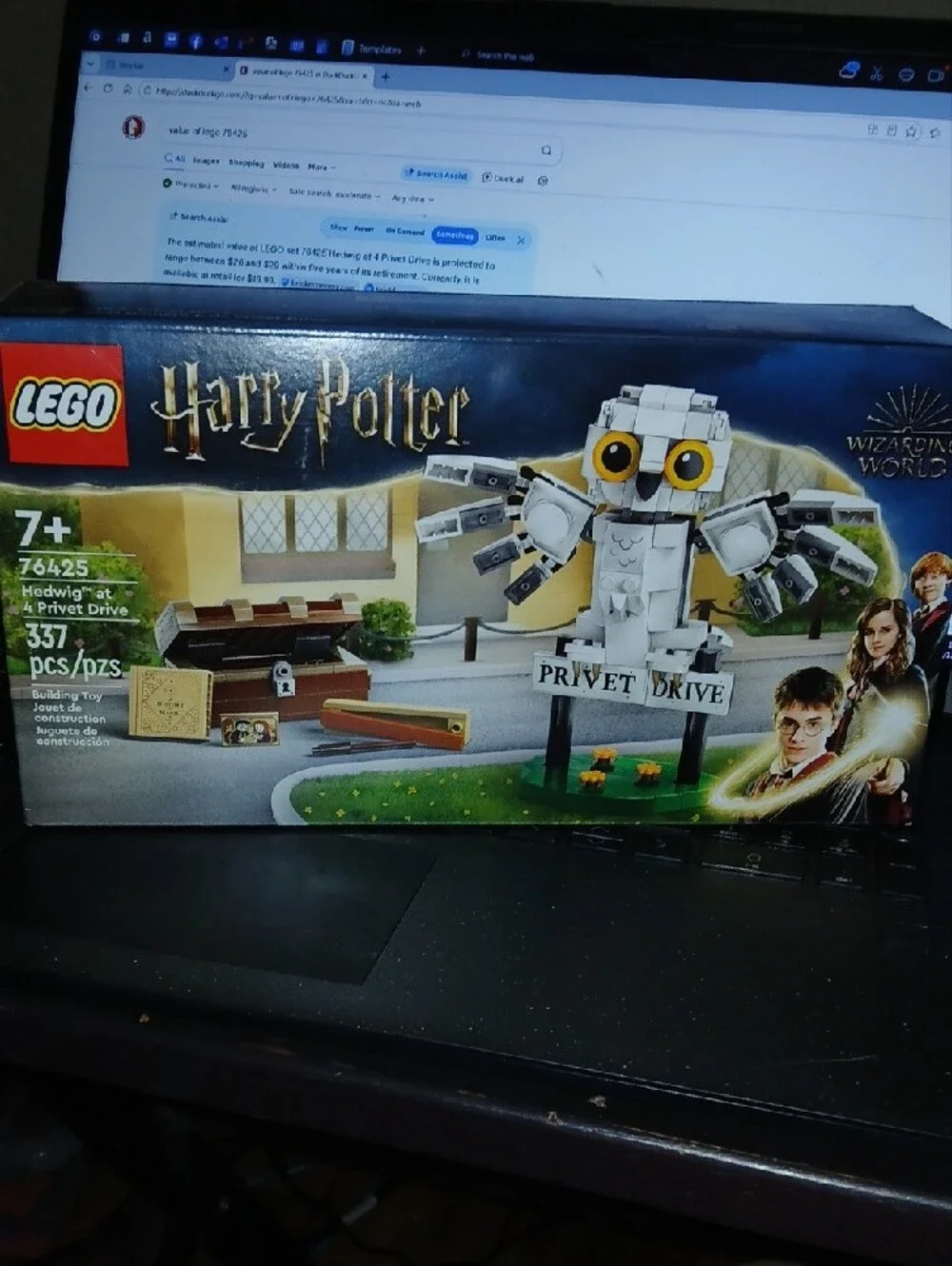 LEGO White Hedwig Owl Model with Yellow Eyes 76425